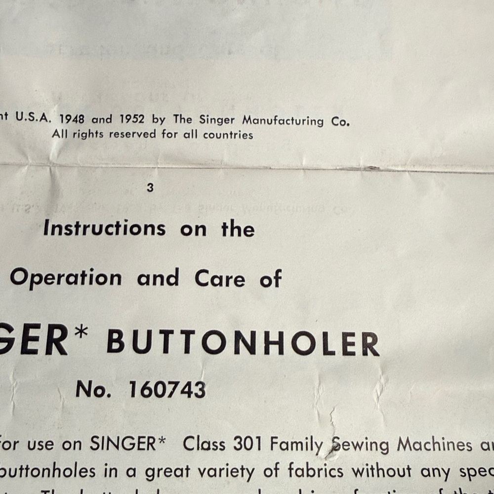 Vintage Singer Buttonholer with Red Case - Picture 3 of 5